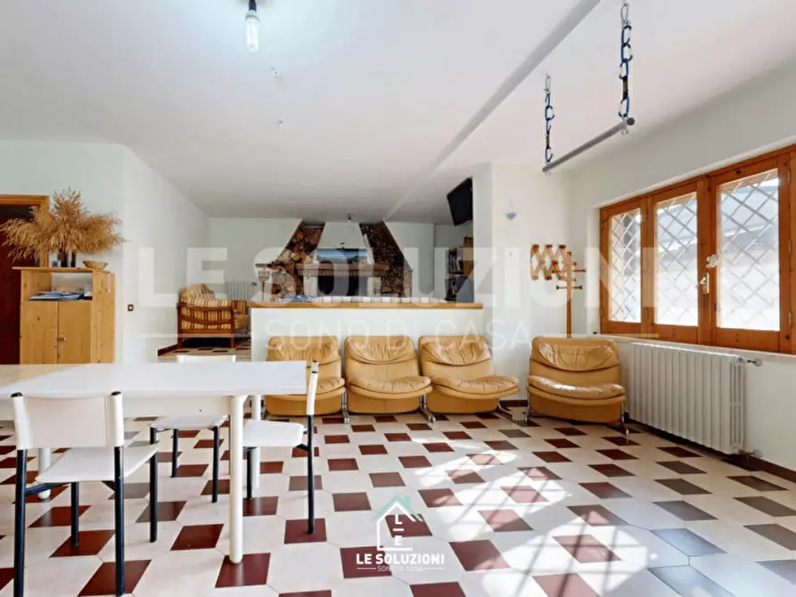 Immagine 2 di Villa in vendita  in Viale degli abeti 10D a Putignano