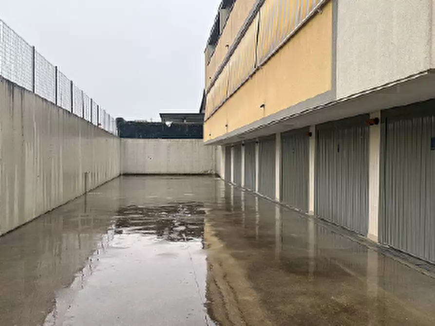 Immagine 1 di Garage in vendita  in Via Giacomo Matteotti, 28 a Cordenons
