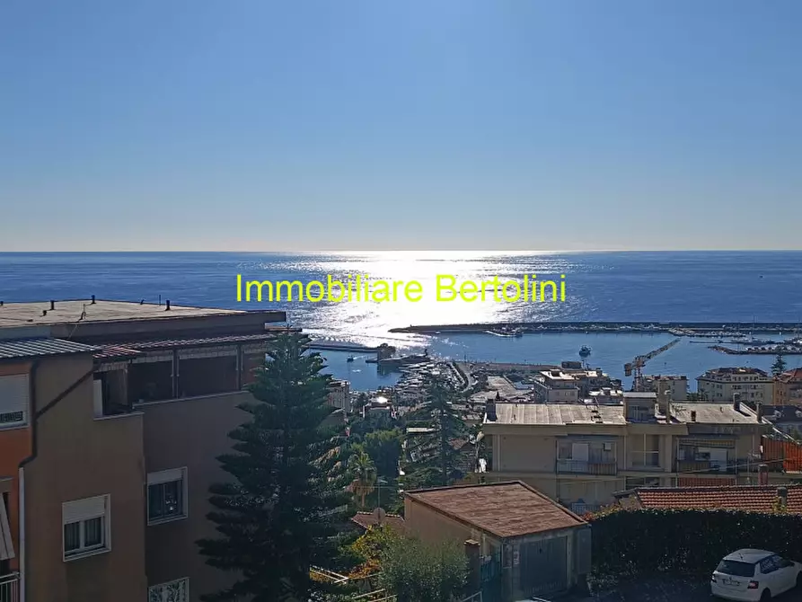 Immagine 2 di Appartamento in vendita  in VIA GOETHE a San Remo