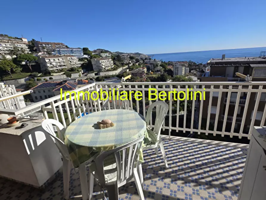Immagine 3 di Appartamento in vendita  in VIA GOETHE a San Remo