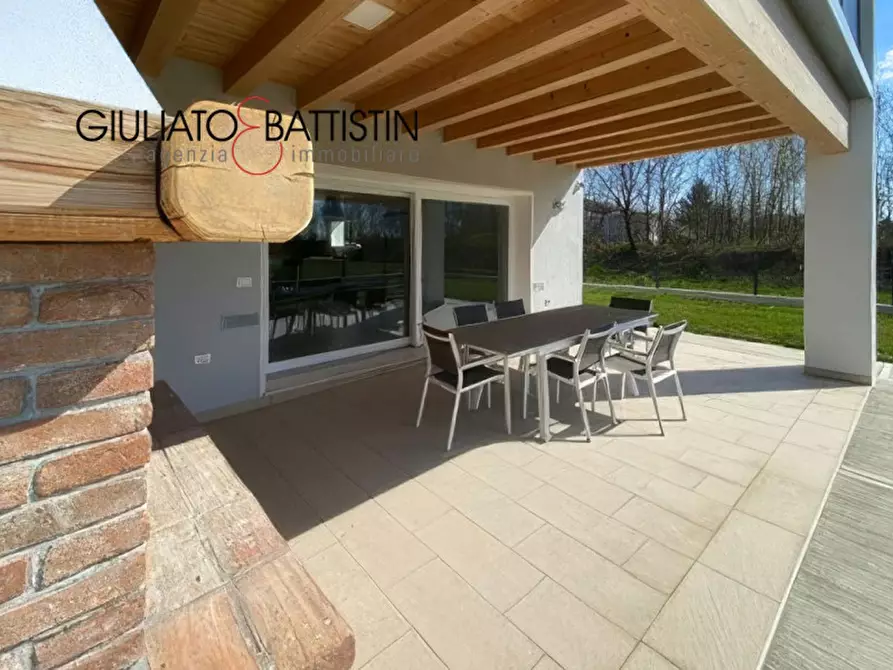 Immagine 2 di Casa bifamiliare in vendita  in Via Veneto a Castegnero