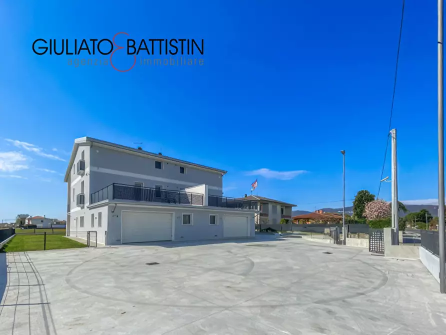 Immagine 8 di Casa bifamiliare in vendita  in Via Veneto a Castegnero