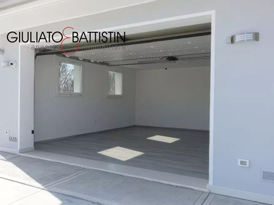 Immagine 10 di Casa bifamiliare in vendita  in Via Veneto a Castegnero