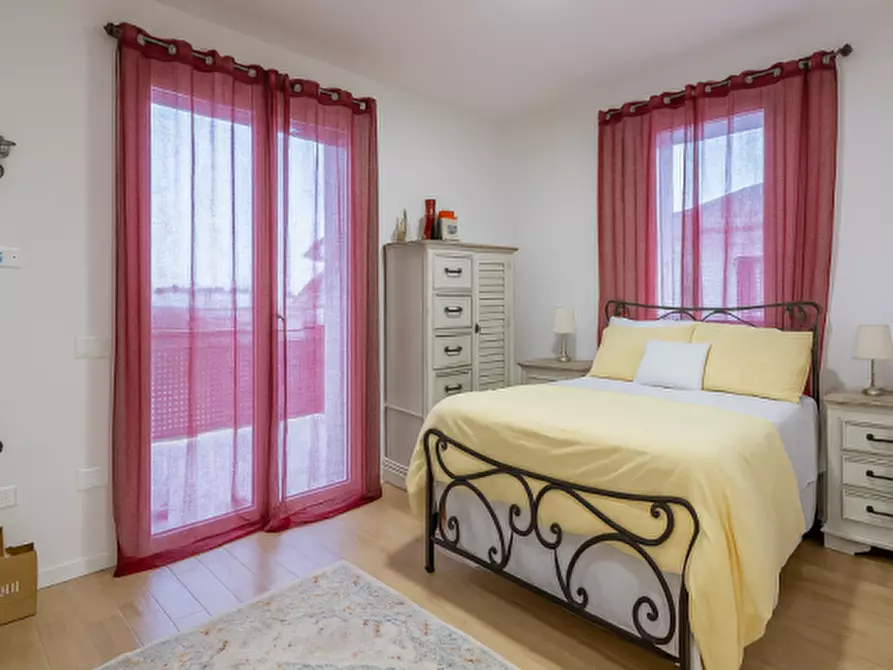 Immagine 11 di Casa bifamiliare in vendita  in Via Veneto a Castegnero