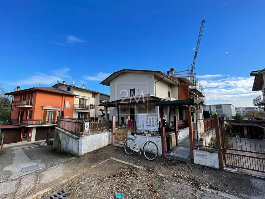Immagine 1 di Casa bifamiliare in vendita  in Via del Fante a Villafranca Di Verona