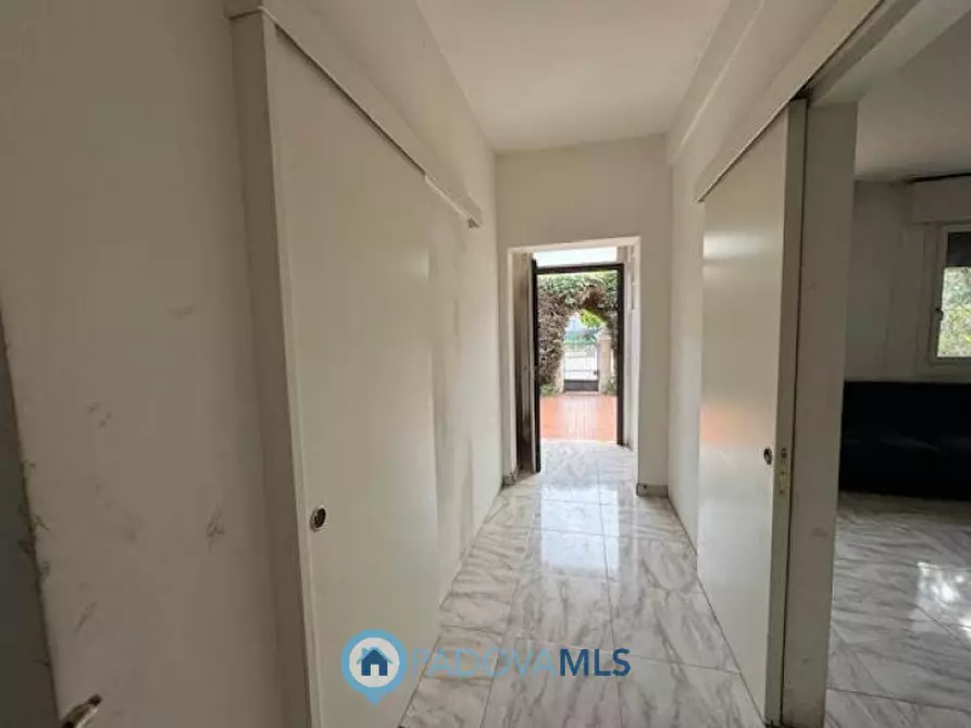 Immagine 11 di Casa indipendente in vendita  a Padova