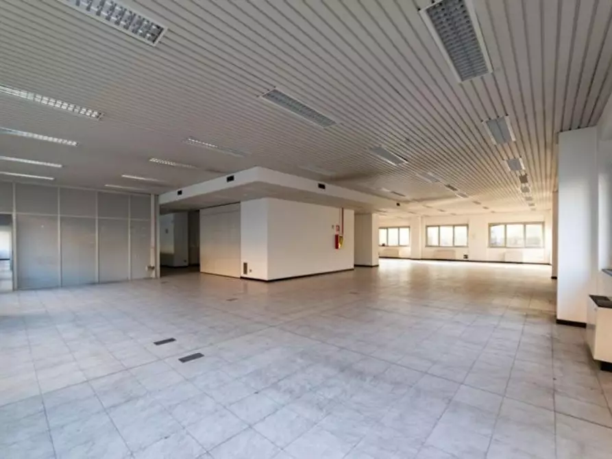 Immagine 8 di Ufficio in vendita  in Via Igualada, 8, 23900 Lecco LC, Italia a Lecco