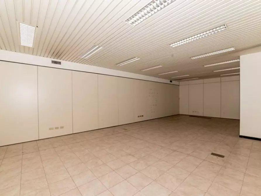 Immagine 9 di Ufficio in vendita  in Via Igualada, 8, 23900 Lecco LC, Italia a Lecco