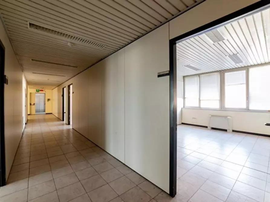 Immagine 10 di Ufficio in vendita  in Via Igualada, 8, 23900 Lecco LC, Italia a Lecco