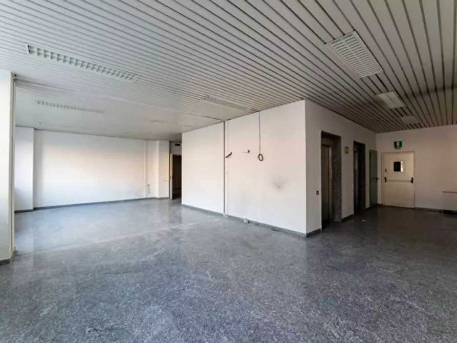 Immagine 11 di Ufficio in vendita  in Via Igualada, 8, 23900 Lecco LC, Italia a Lecco