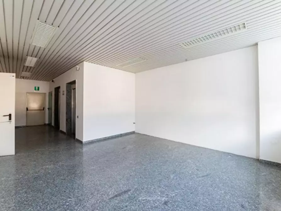 Immagine 12 di Ufficio in vendita  in Via Igualada, 8, 23900 Lecco LC, Italia a Lecco