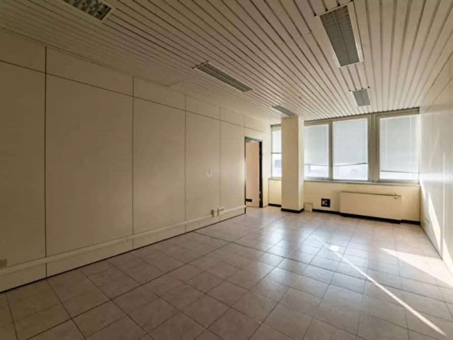 Immagine 13 di Ufficio in vendita  in Via Igualada, 8, 23900 Lecco LC, Italia a Lecco