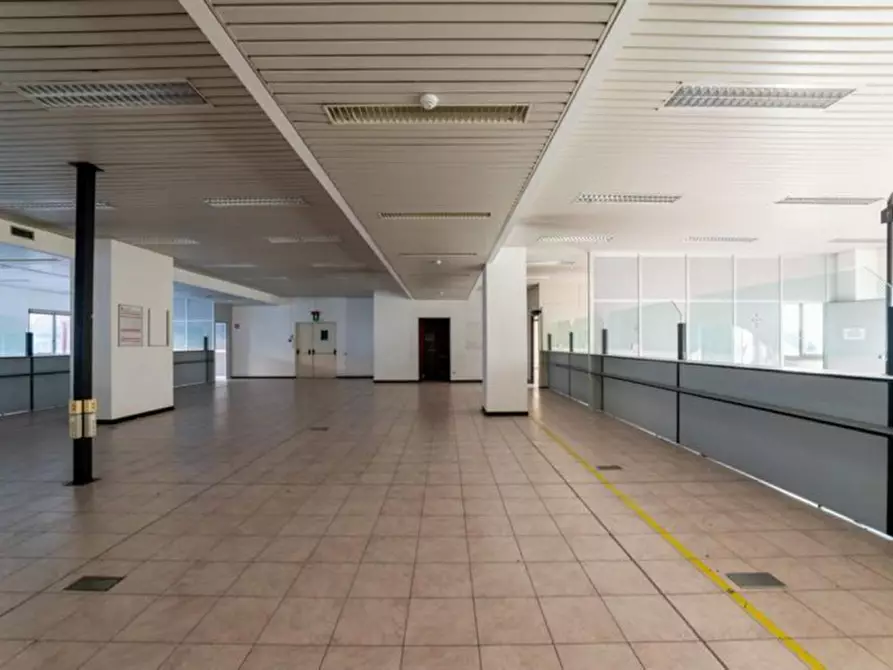 Immagine 19 di Ufficio in vendita  in Via Igualada, 8, 23900 Lecco LC, Italia a Lecco