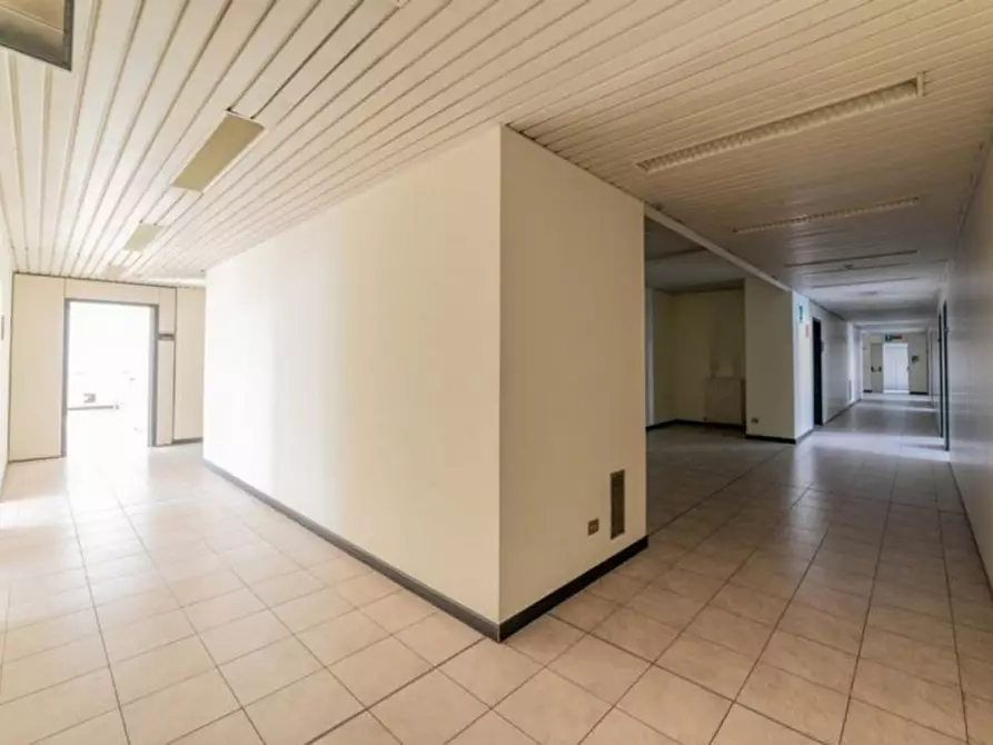 Immagine 26 di Ufficio in vendita  in Via Igualada, 8, 23900 Lecco LC, Italia a Lecco