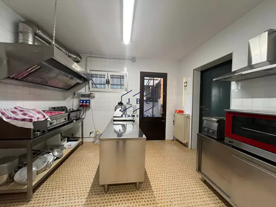 Immagine 8 di Attività commerciale in affitto  a Salgareda