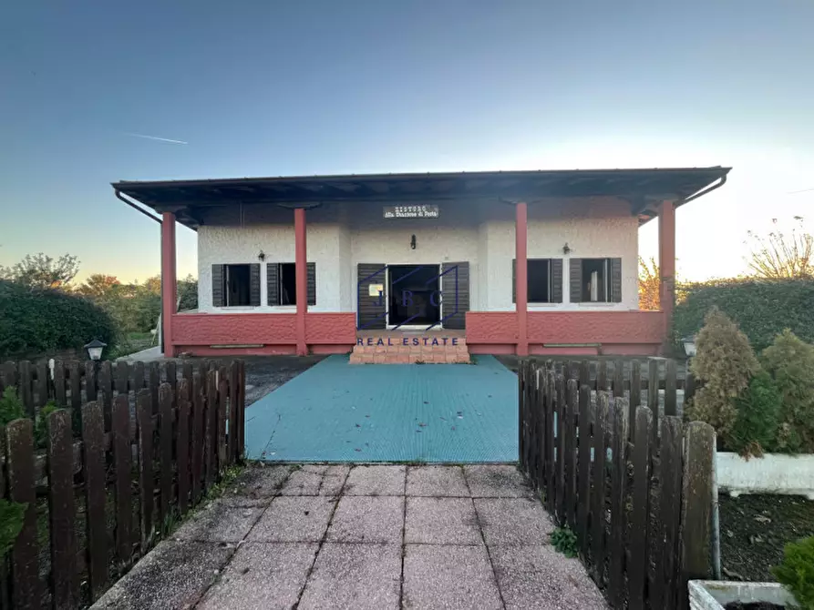 Immagine 15 di Attività commerciale in affitto  a Salgareda