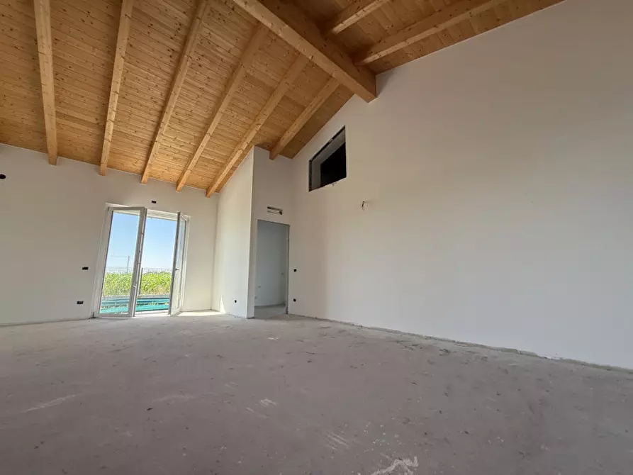 Immagine 3 di Villa in vendita  in Via Scuderlando a Castel D'azzano