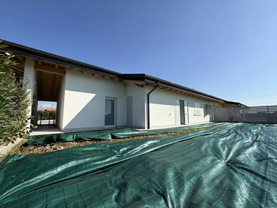 Immagine 5 di Villa in vendita  in Via Scuderlando a Castel D'azzano