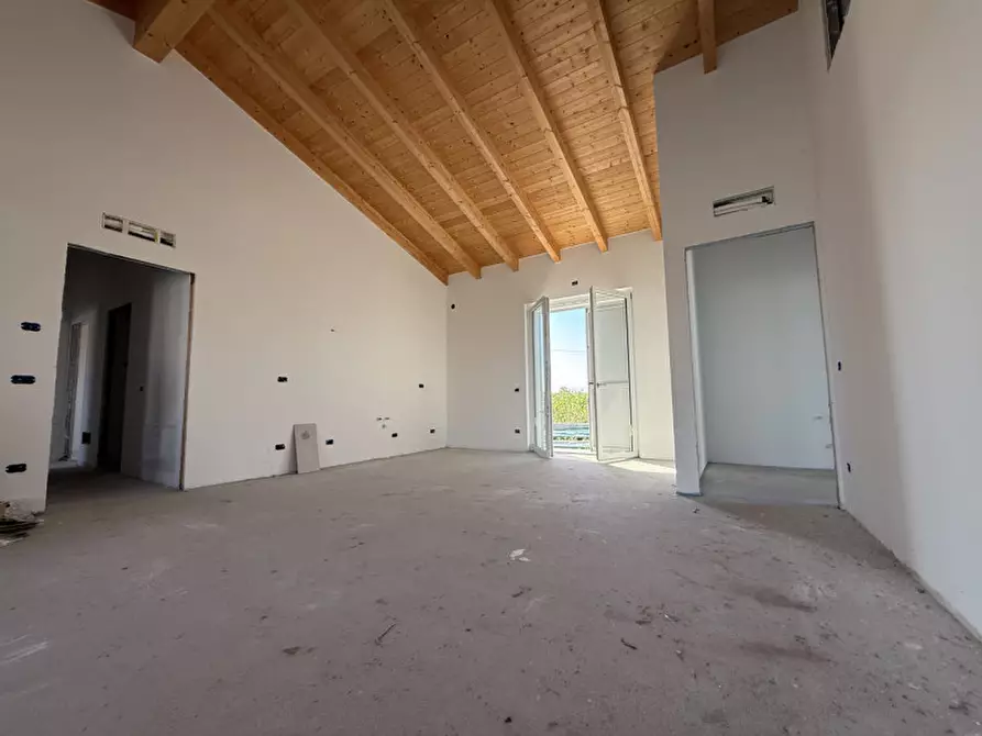 Immagine 5 di Villa in vendita  in Via Scuderlando a Castel D'azzano