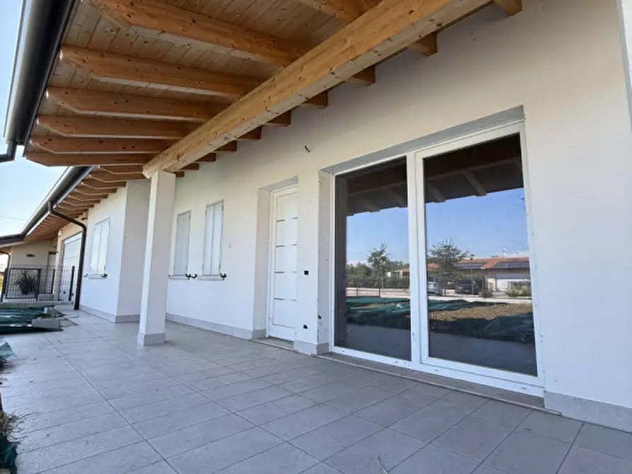 Immagine 11 di Villa in vendita  in Via Scuderlando a Castel D'azzano