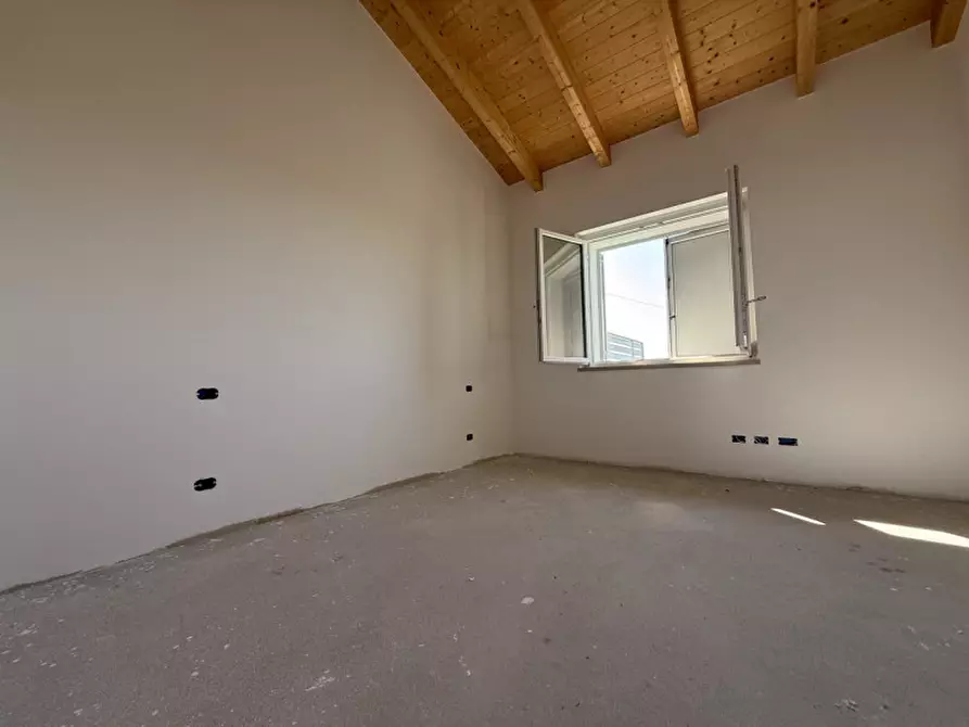 Immagine 12 di Villa in vendita  in Via Scuderlando a Castel D'azzano