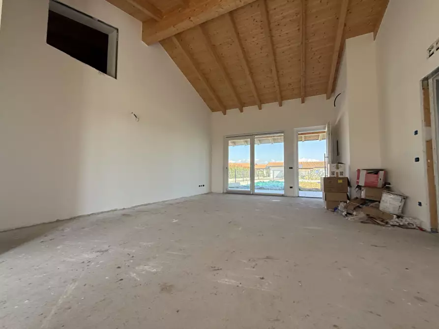 Immagine 9 di Villa in vendita  in Via Scuderlando a Castel D'azzano