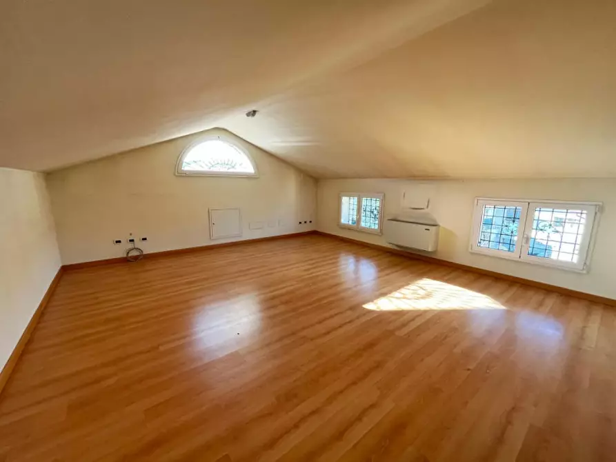 Immagine 11 di Villa in vendita  in Via Tiziano Vecellio a Padova