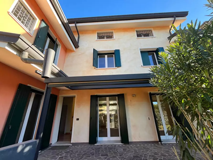 Immagine 17 di Villa in vendita  in Via Tiziano Vecellio a Padova