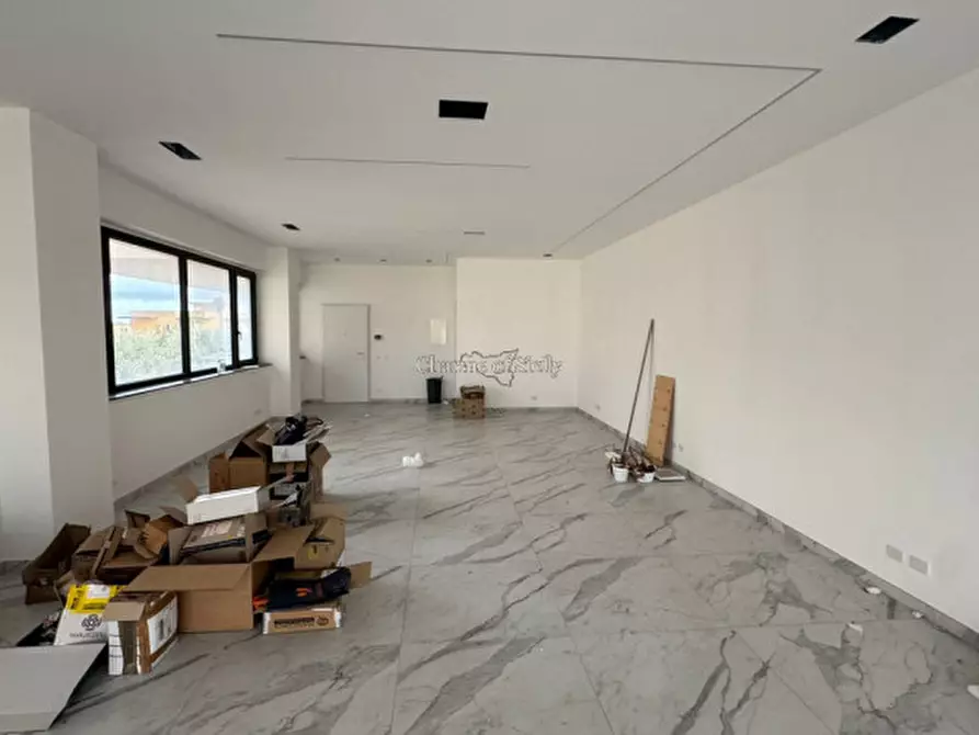 Immagine 7 di Negozio in affitto  in Via della Costituzione a Modica