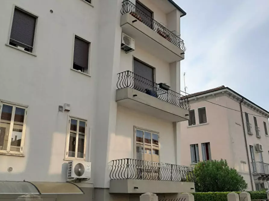 Immagine 3 di Appartamento in vendita  in Via Puccini,9 a Vicenza