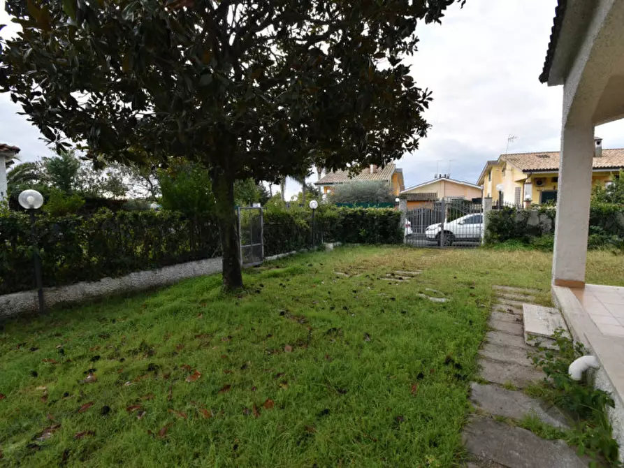 Immagine 9 di Casa indipendente in vendita  in Viale Colle Romito a Ardea