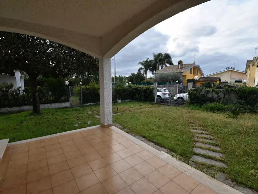 Immagine 10 di Casa indipendente in vendita  in Viale Colle Romito a Ardea