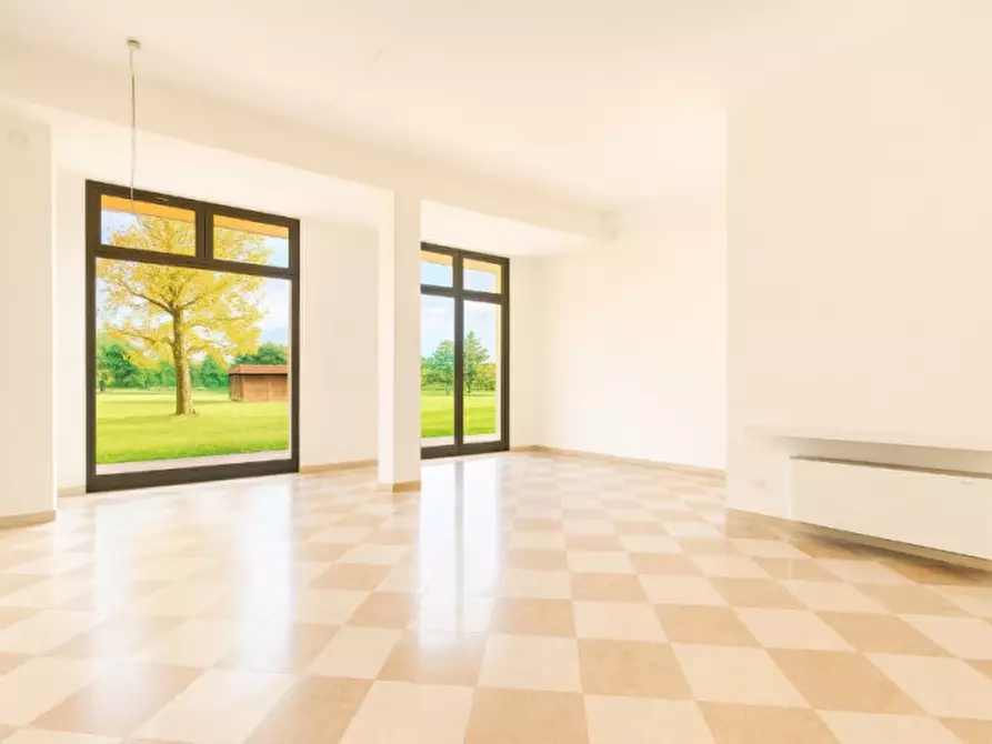 Immagine 1 di Negozio in affitto  a Abano Terme