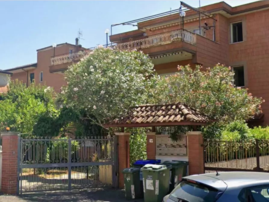 Immagine 1 di Appartamento in vendita  in Via Zinasco a Roma