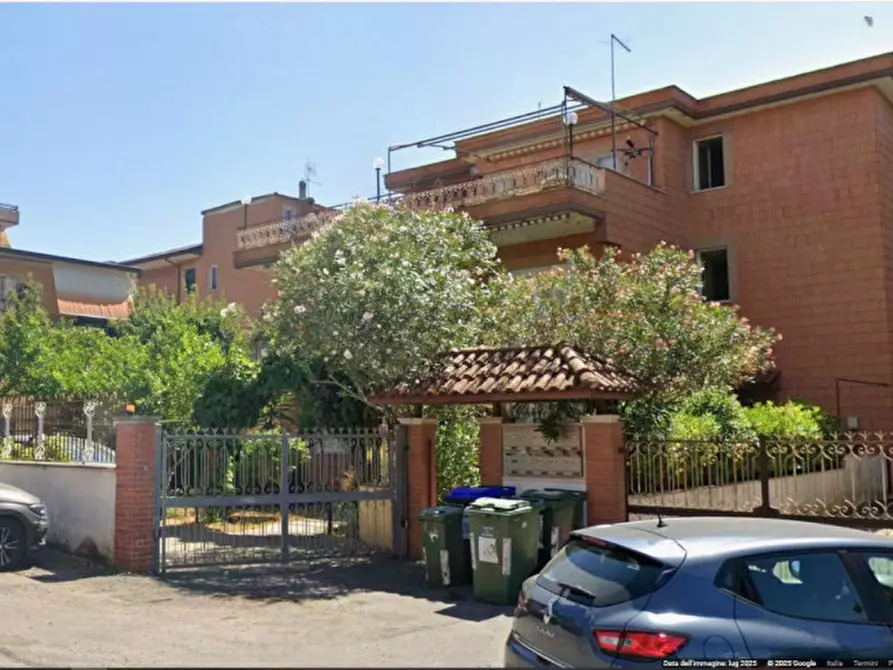 Immagine 2 di Appartamento in vendita  in Via Zinasco a Roma