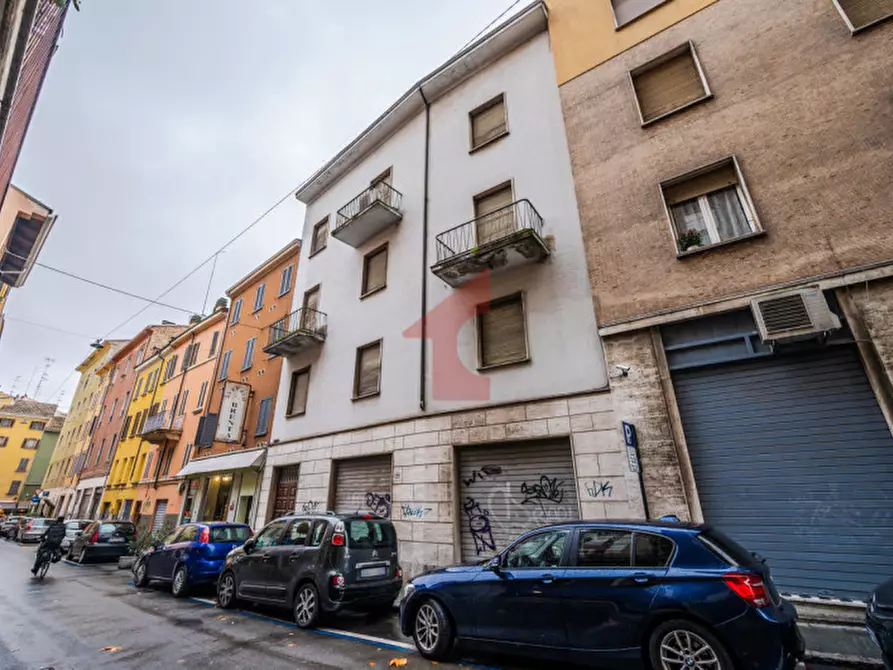 Immagine 1 di Palazzo in vendita  a Parma