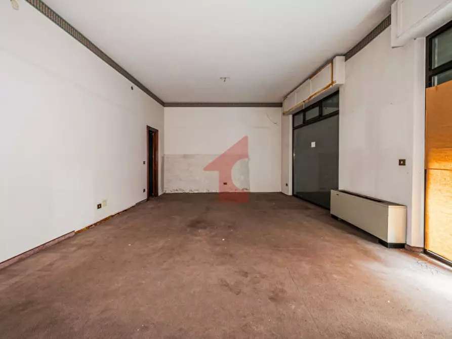 Immagine 2 di Palazzo in vendita  a Parma