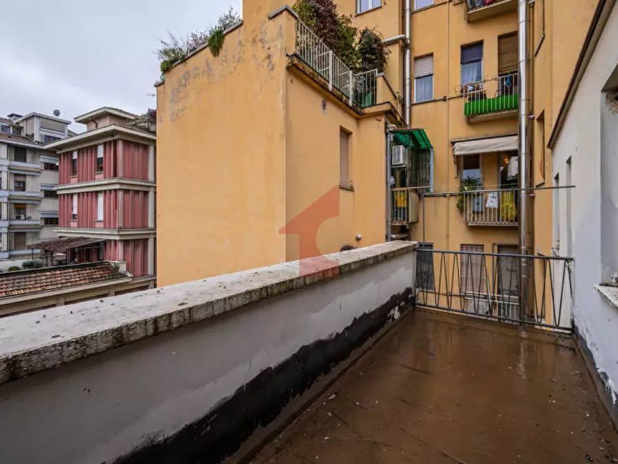 Immagine 20 di Palazzo in vendita  a Parma