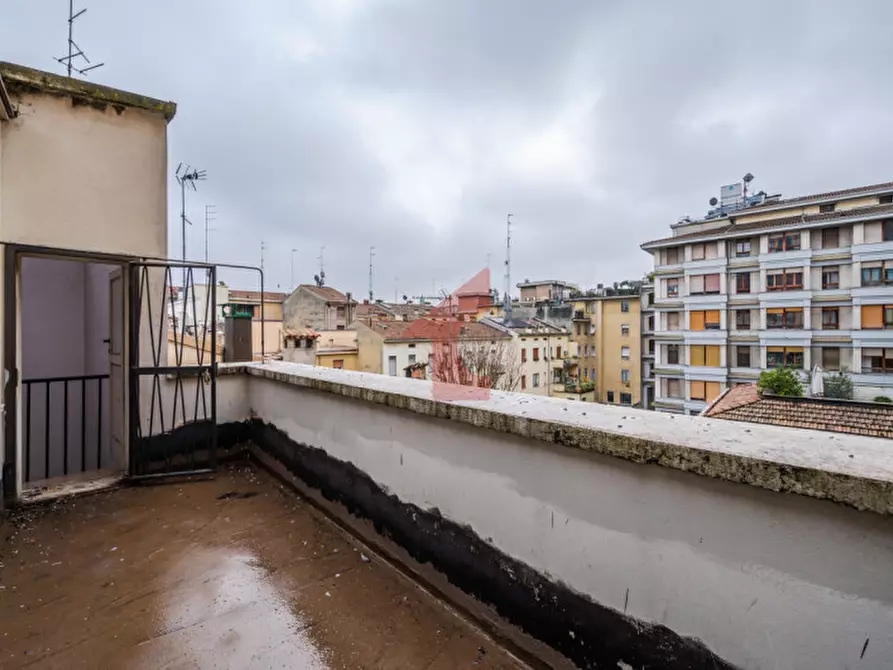 Immagine 23 di Palazzo in vendita  a Parma