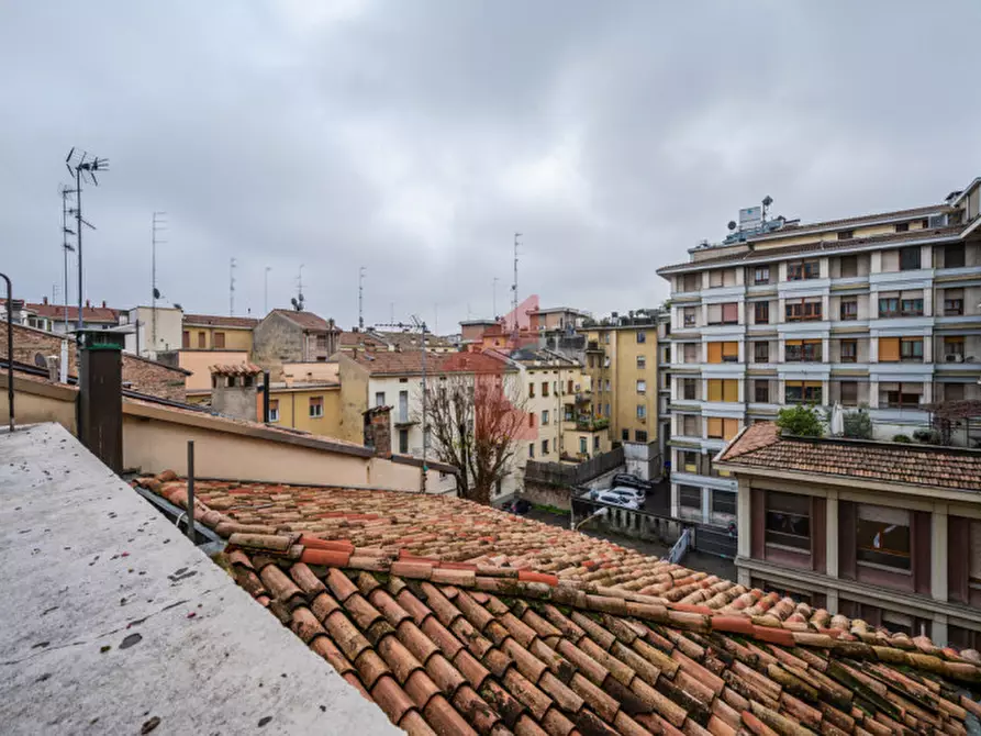 Immagine 25 di Palazzo in vendita  a Parma