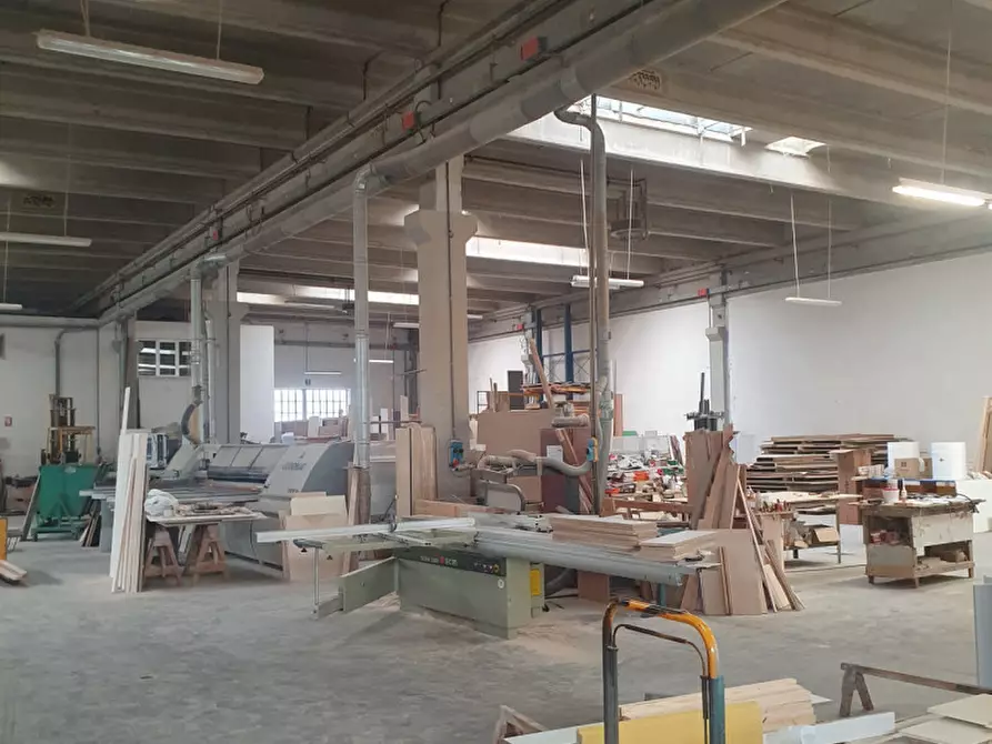 Immagine 4 di Capannone industriale in vendita  in fronte strada Statale Noalese a Santa Maria Di Sala