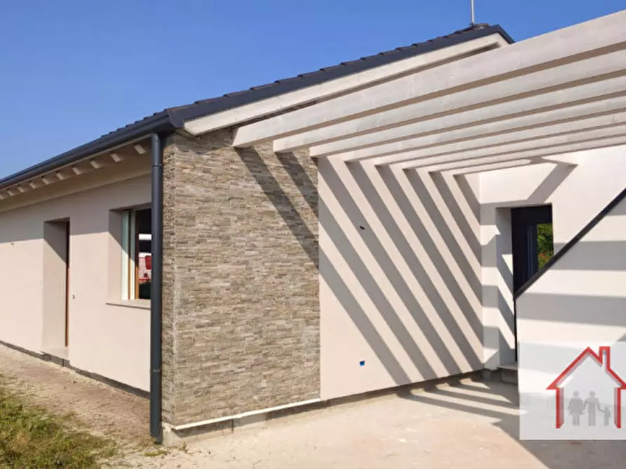 Immagine 5 di Casa bifamiliare in vendita  in Via San Rocco a Giavera Del Montello