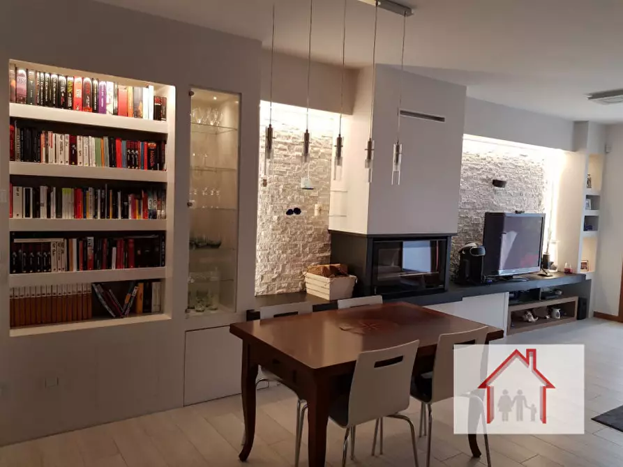 Immagine 4 di Villetta a schiera in vendita  a Giavera Del Montello