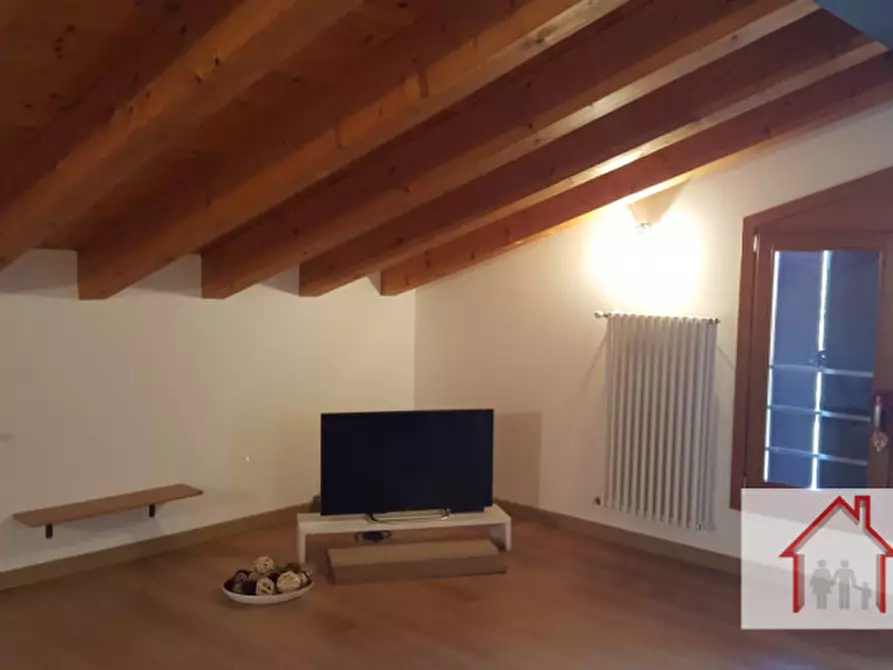 Immagine 12 di Villetta a schiera in vendita  a Giavera Del Montello