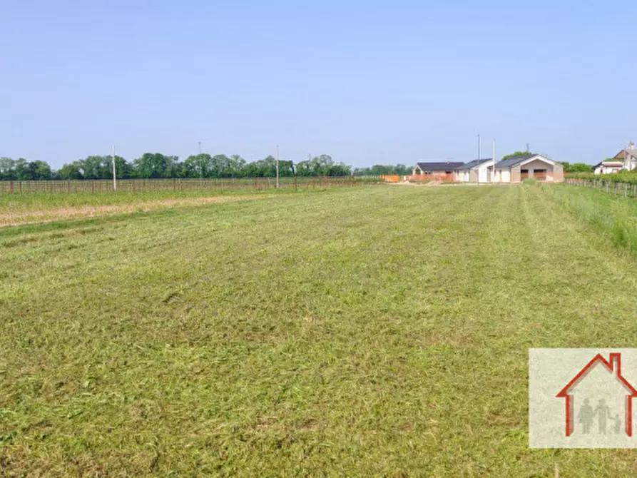 Immagine 4 di Terreno in vendita  in via nogariole a Giavera Del Montello