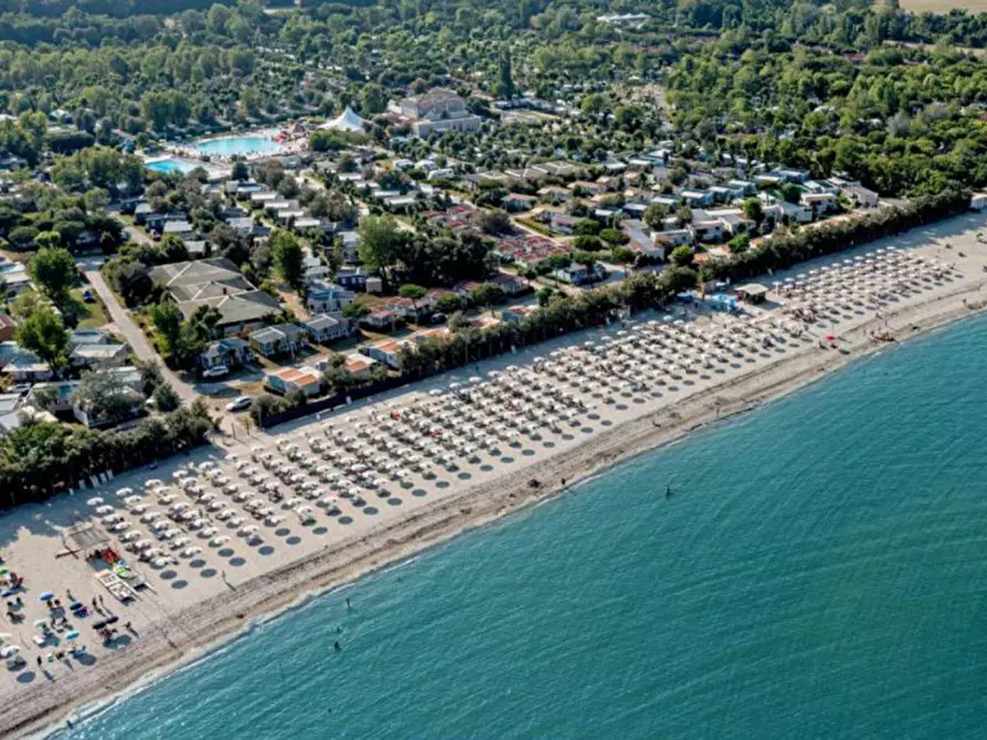 Immagine 2 di Laboratorio in vendita  a Comacchio