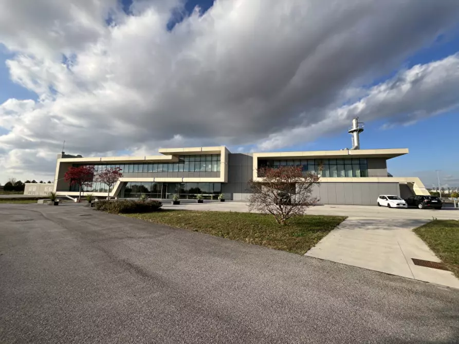 Immagine 1 di Capannone industriale in vendita  a Treviso
