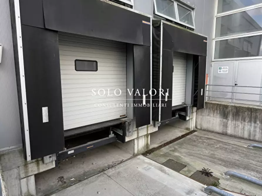 Immagine 7 di Capannone industriale in vendita  a Treviso