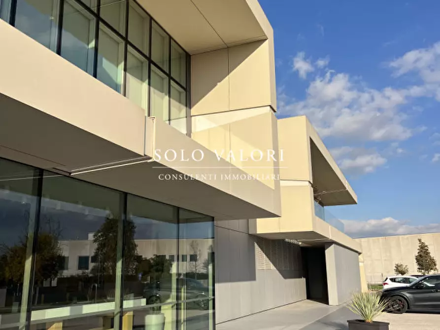 Immagine 9 di Capannone industriale in vendita  a Treviso