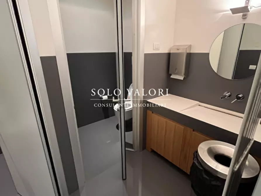 Immagine 15 di Capannone industriale in vendita  a Treviso